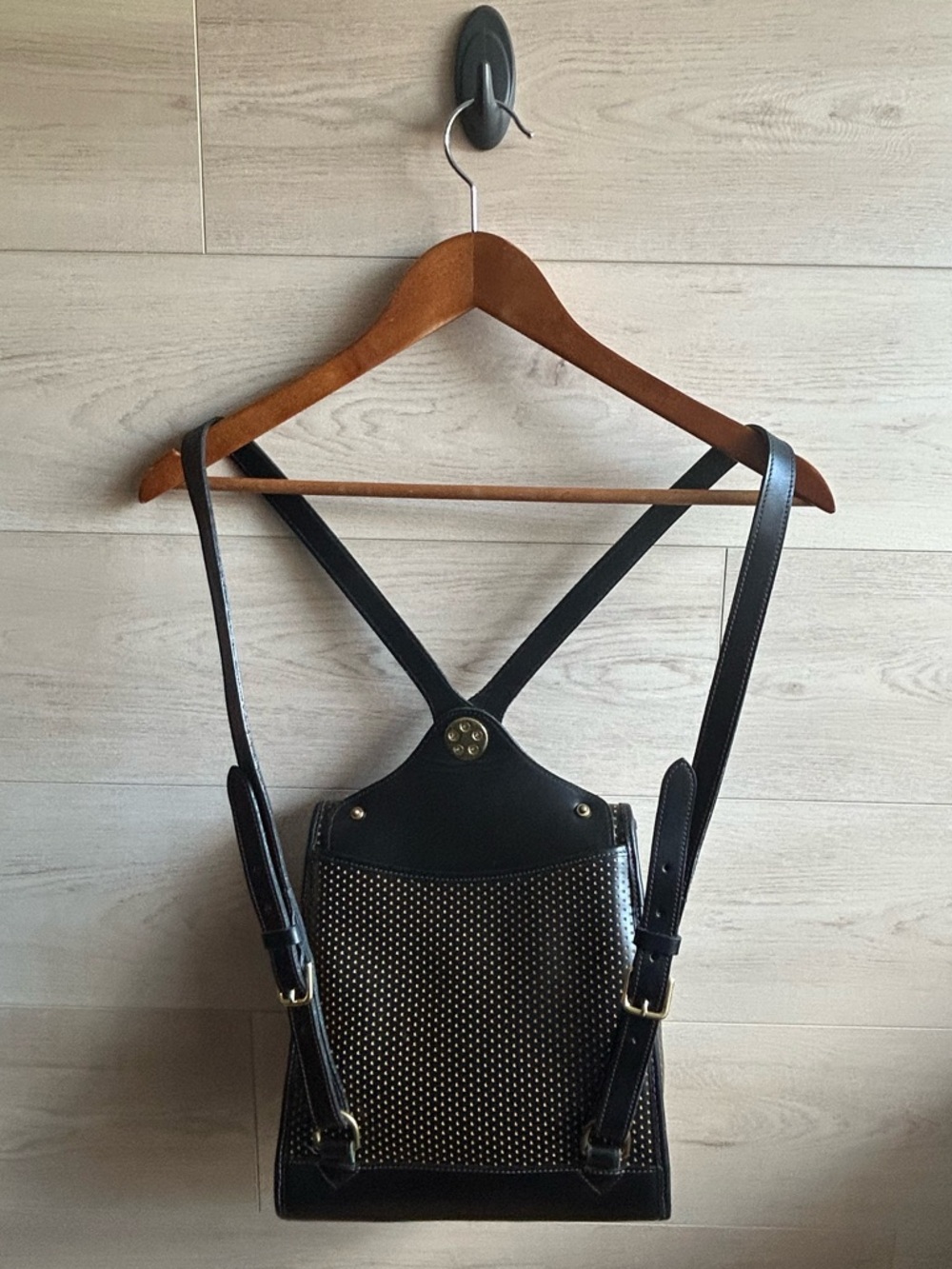 Vintage Dooney & Bourke Cabriolet Leather Backpack - Picture 3 of 11